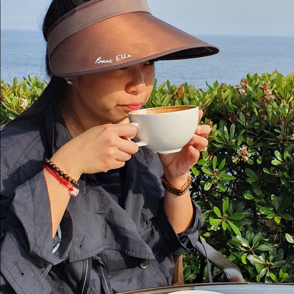 Meet your Posher, Nicole - Picture 1 of 1